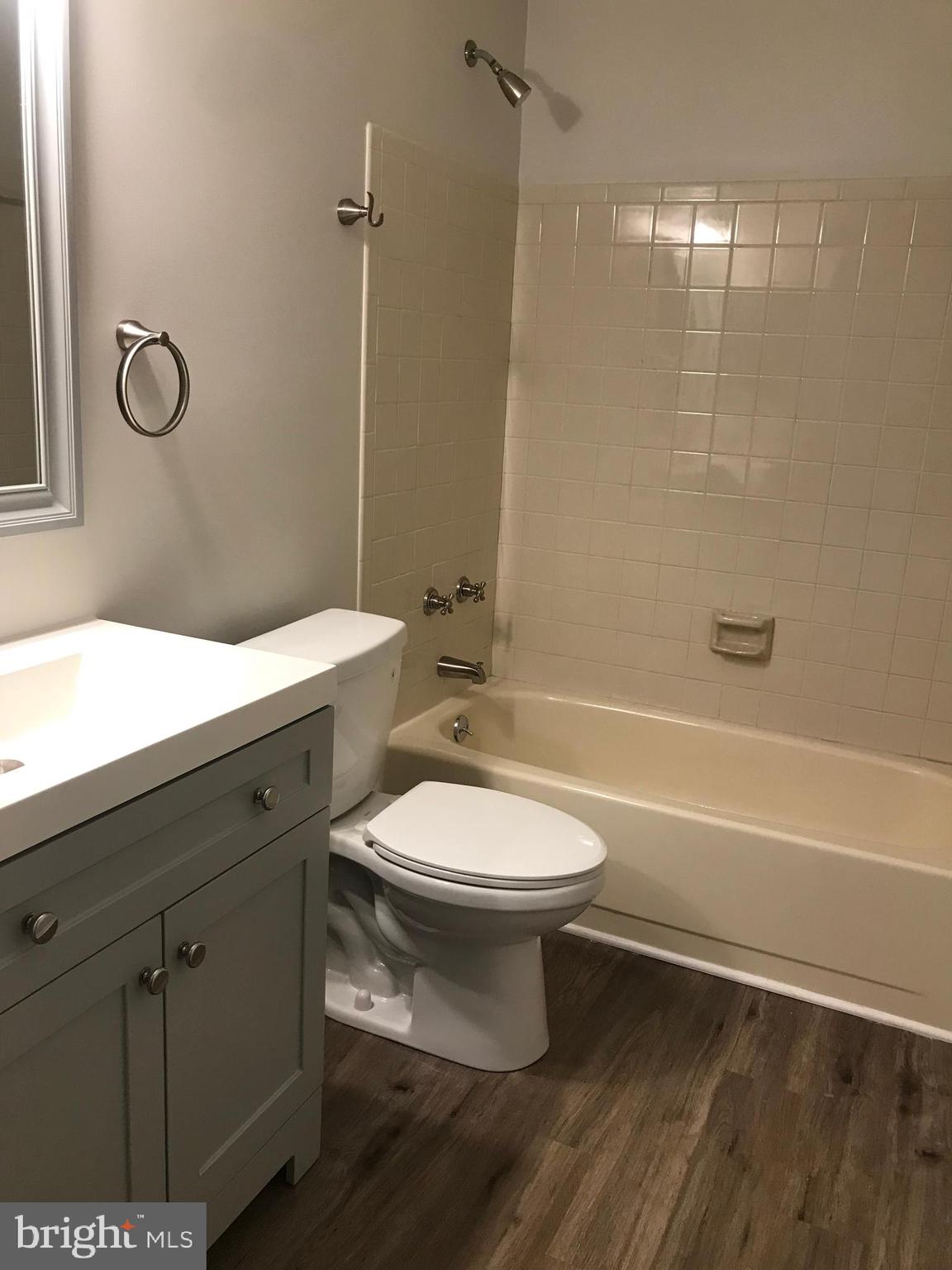 HILLCREST ORCHARDS - Residential Lease