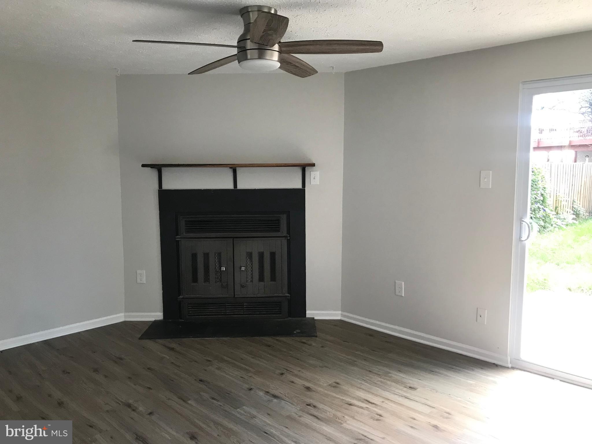 HILLCREST ORCHARDS - Residential Lease