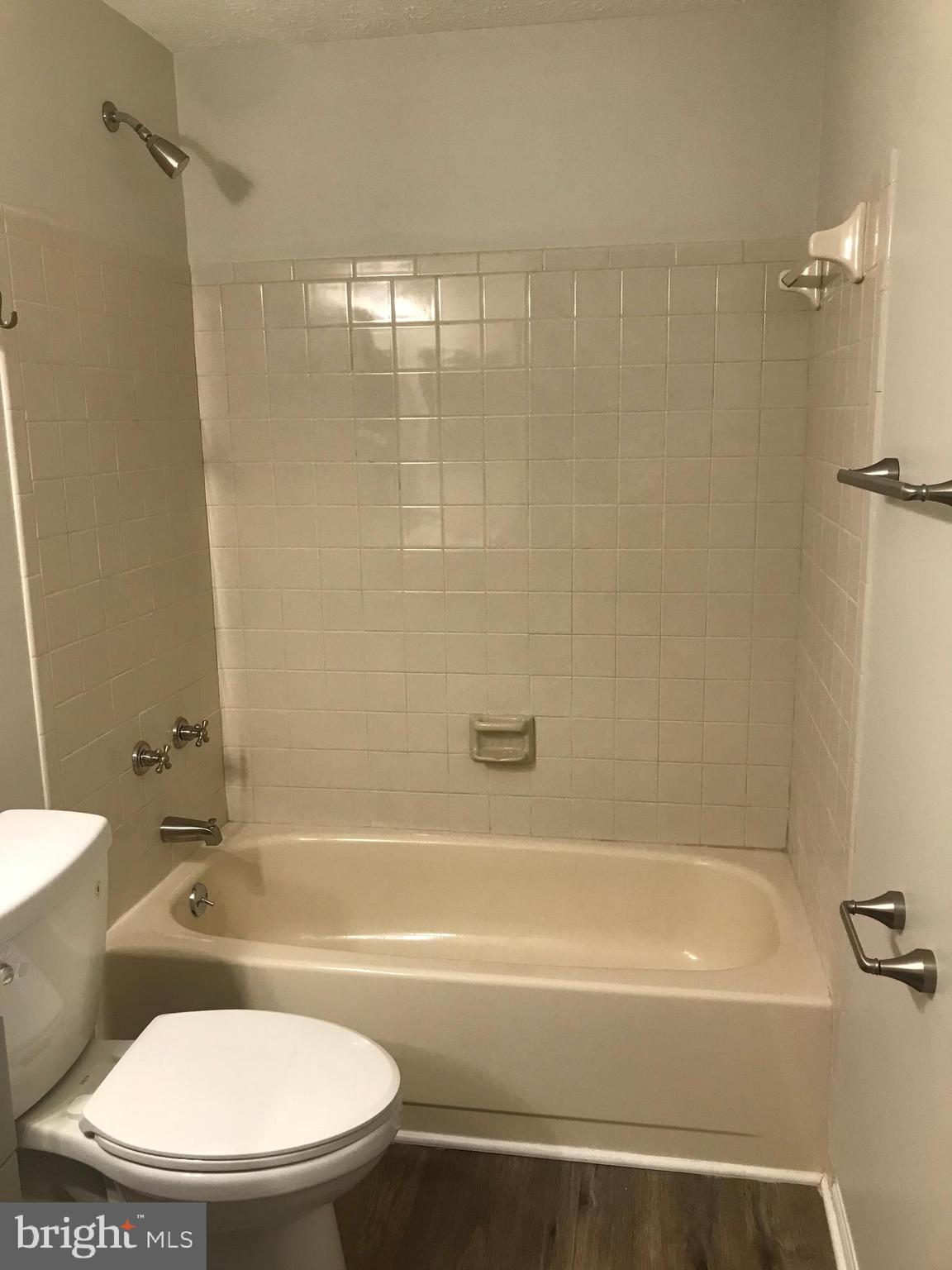 HILLCREST ORCHARDS - Residential Lease