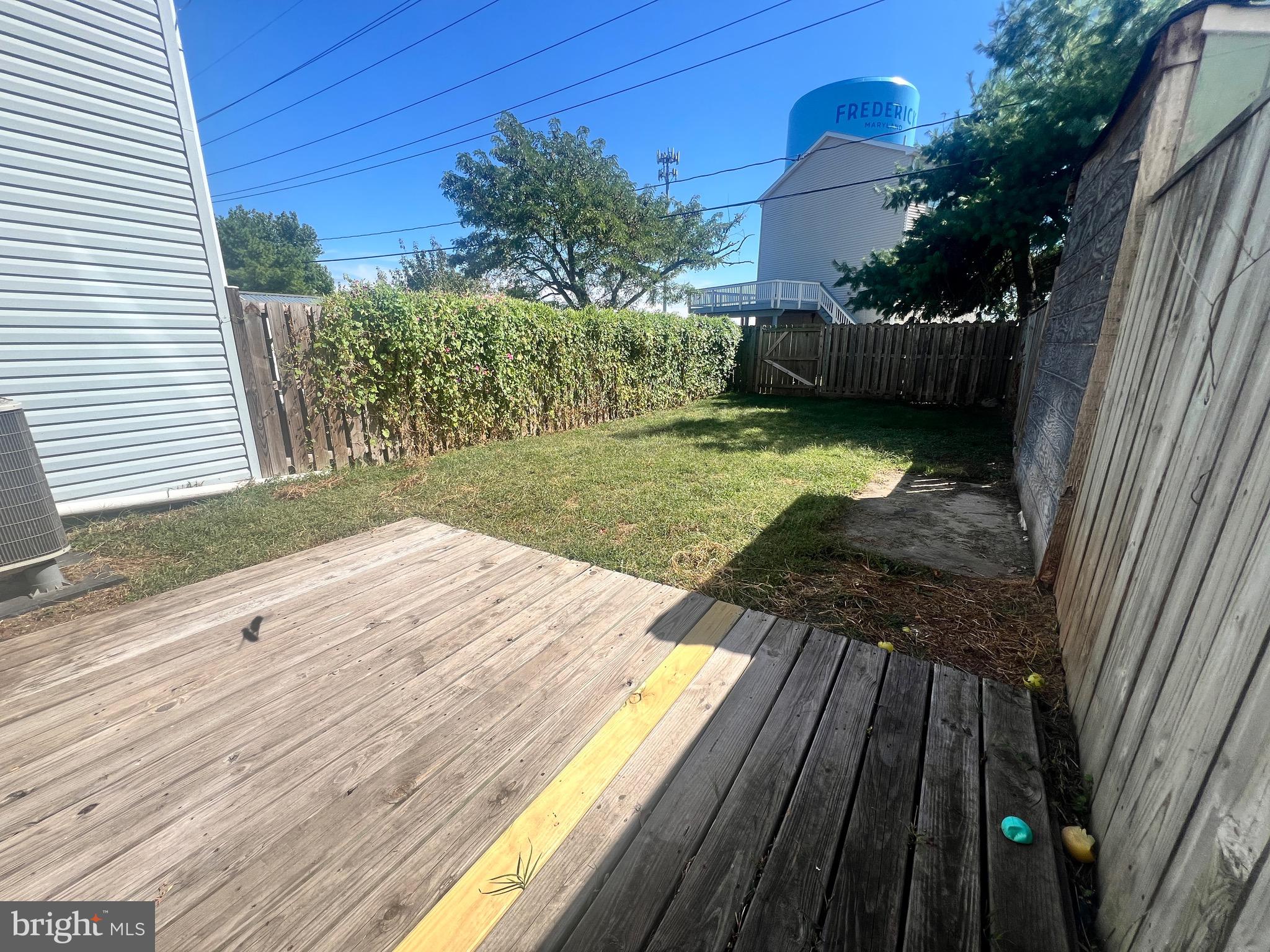 HILLCREST ORCHARDS - Residential Lease