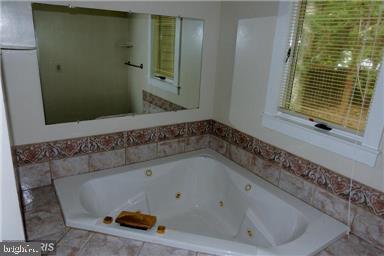 DEALE BEACH - Residential