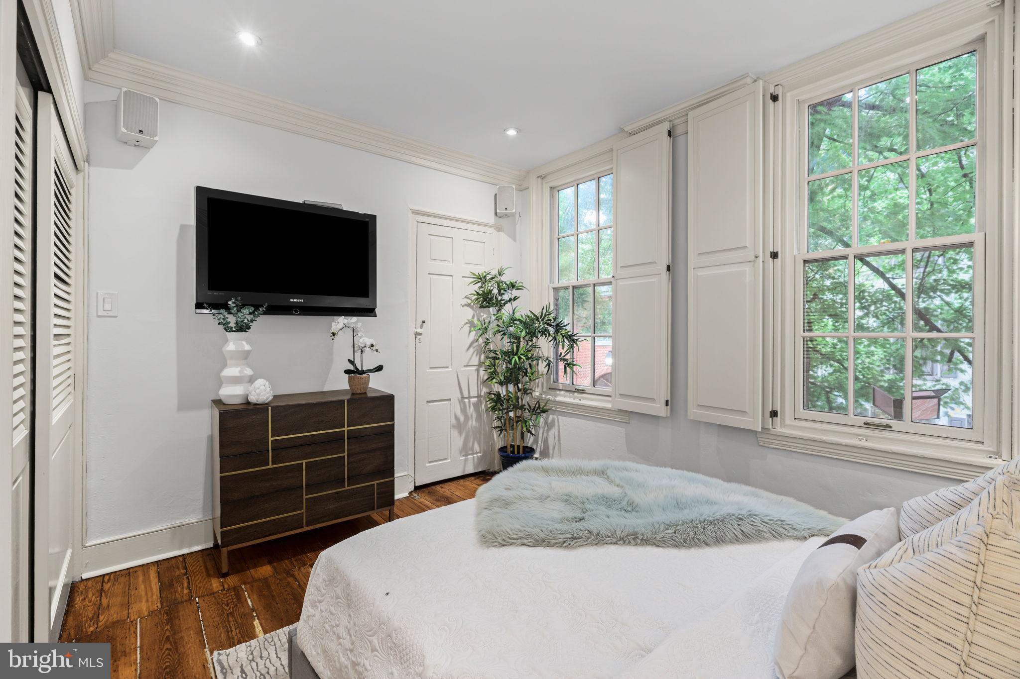 WASHINGTON SQ WEST - Residential