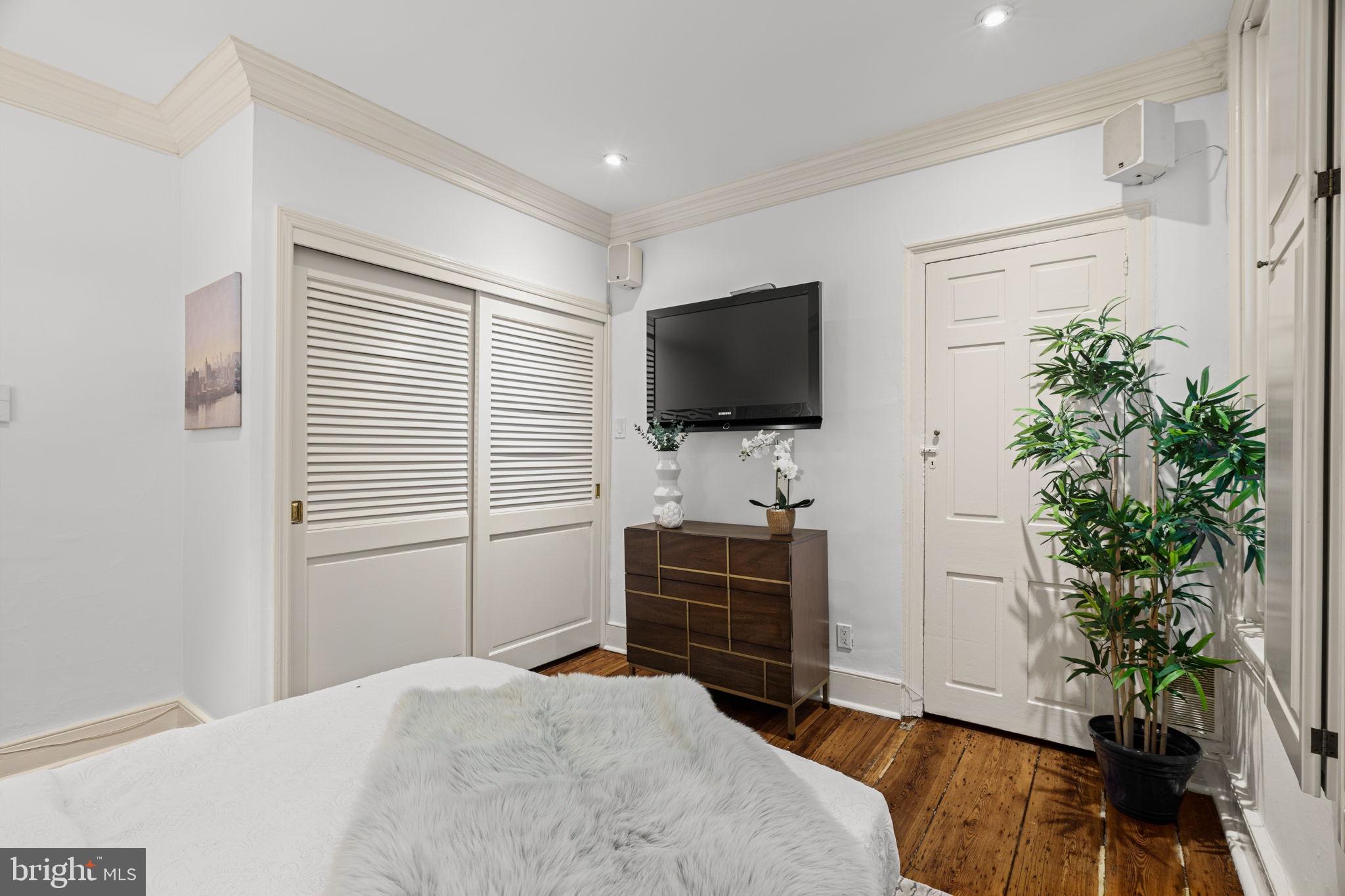 WASHINGTON SQ WEST - Residential