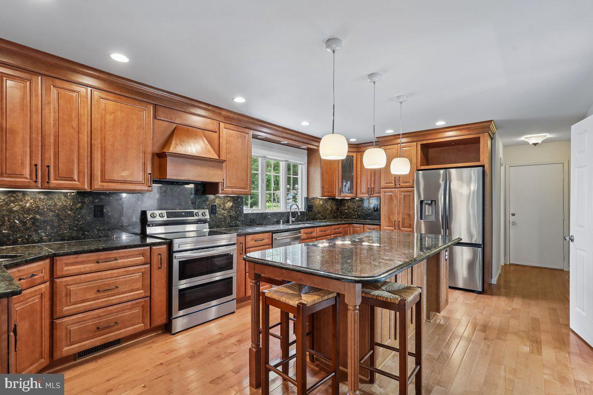 900 BARKER HILL ROAD
