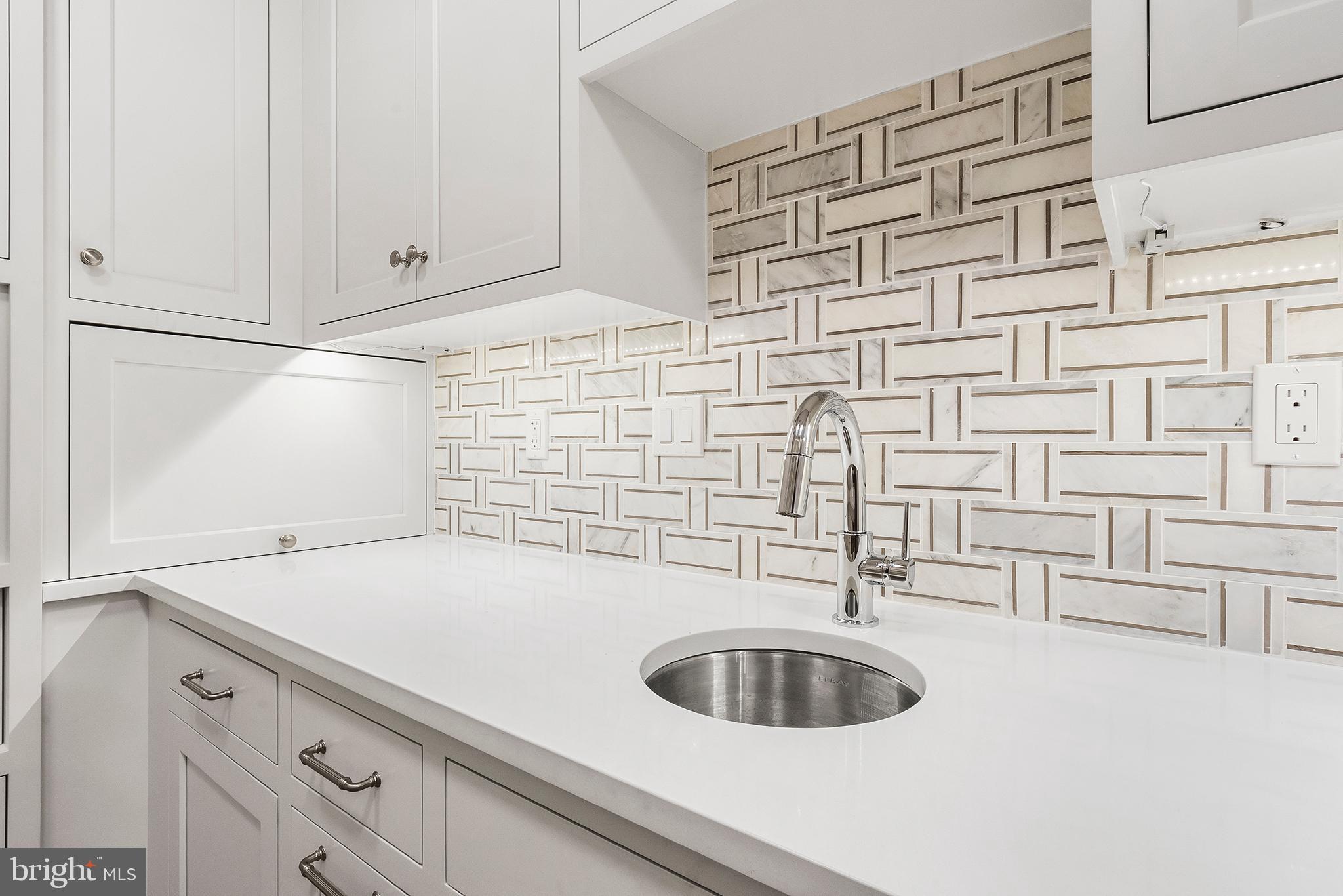 GLADWYNE - Residential