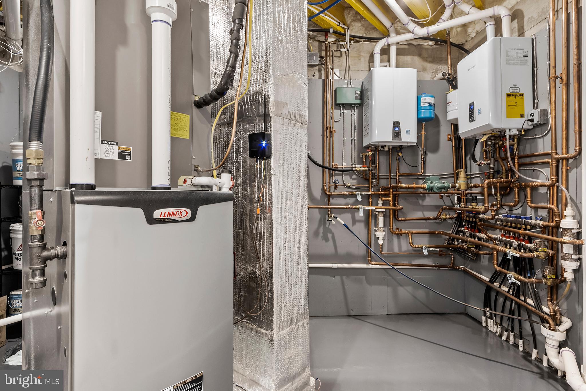 GLADWYNE - Residential