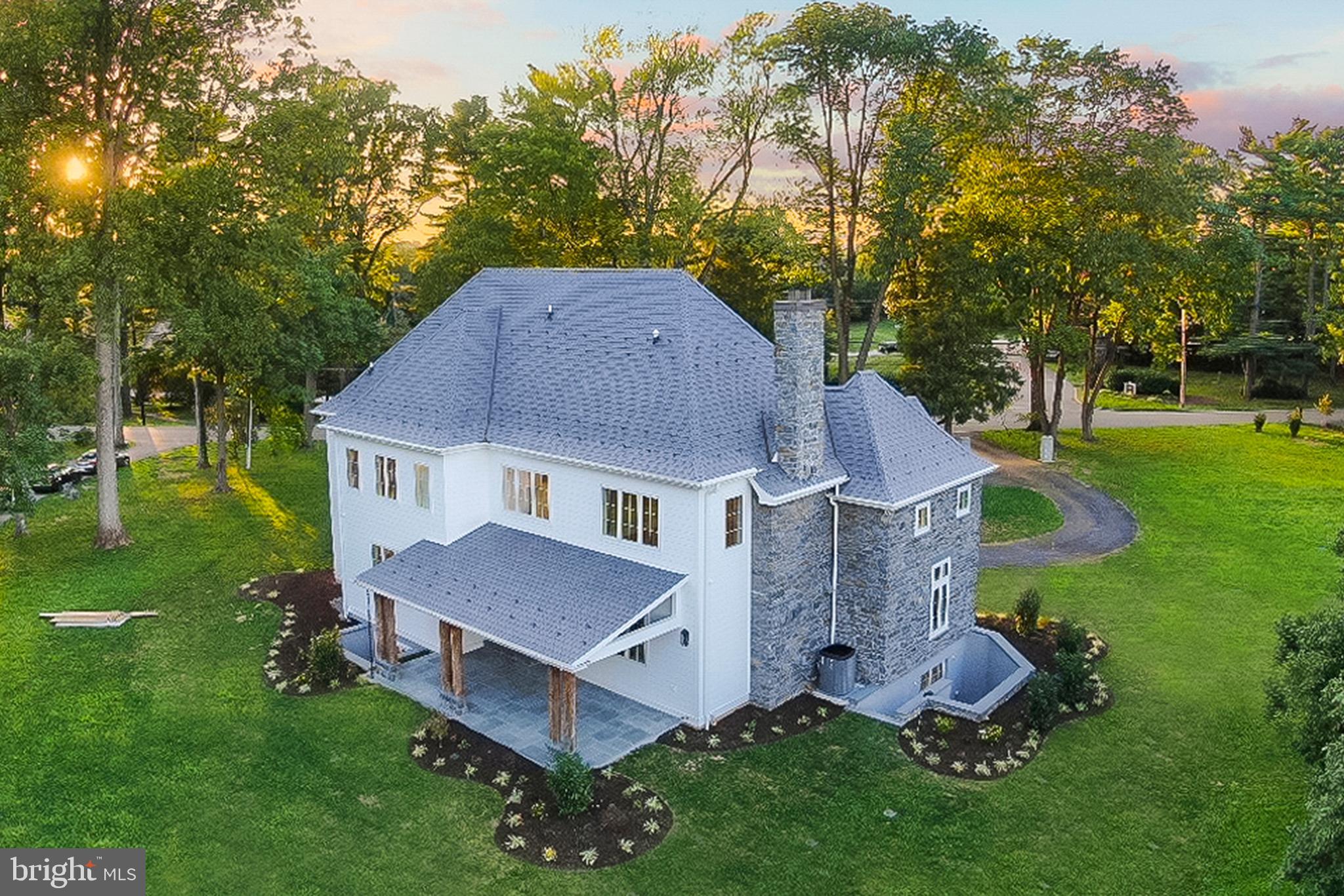 GLADWYNE - Residential