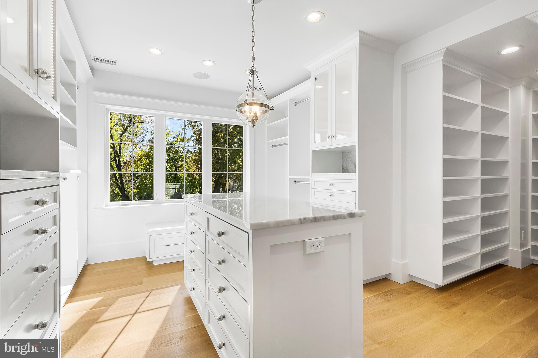 GLADWYNE - Residential