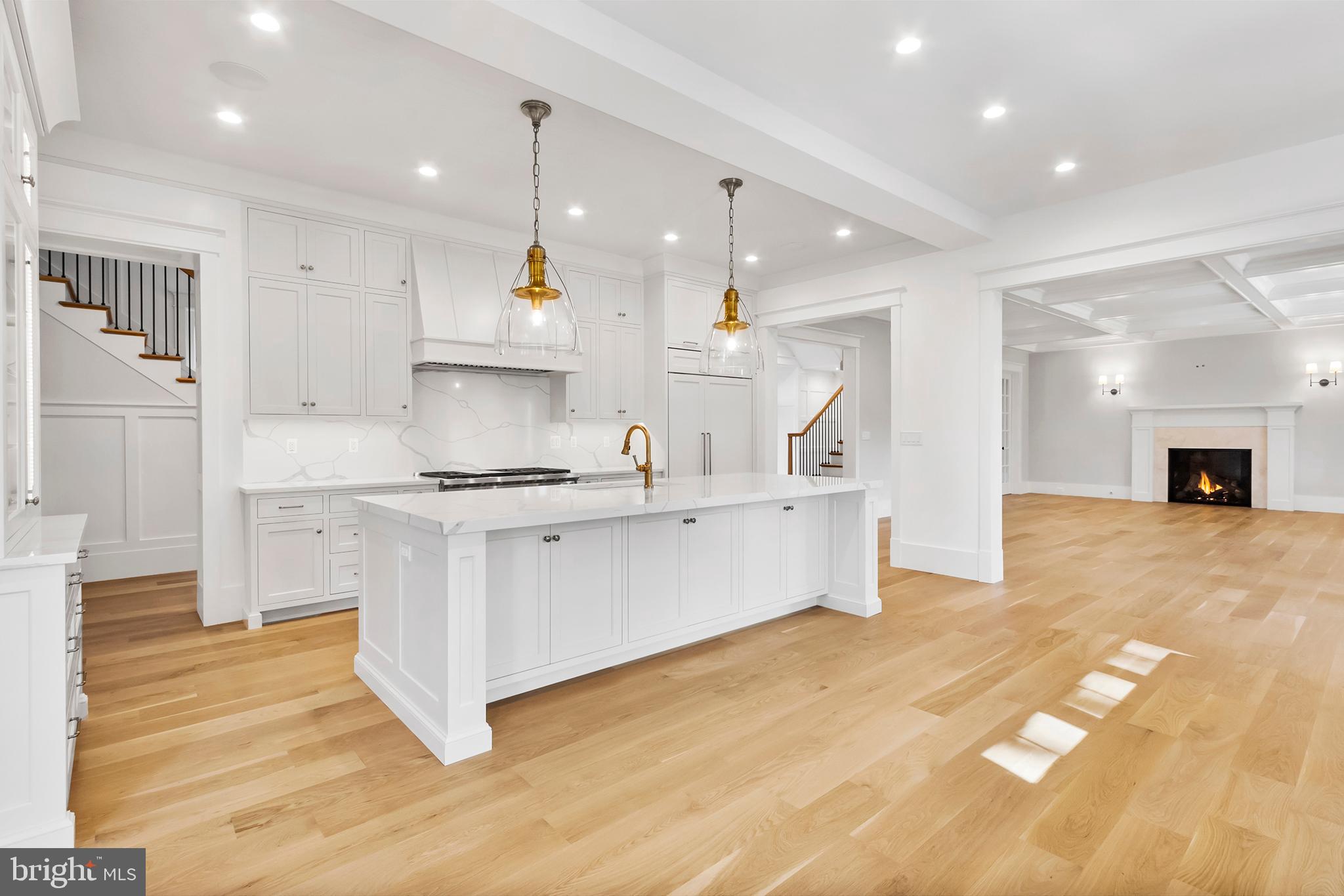 GLADWYNE - Residential