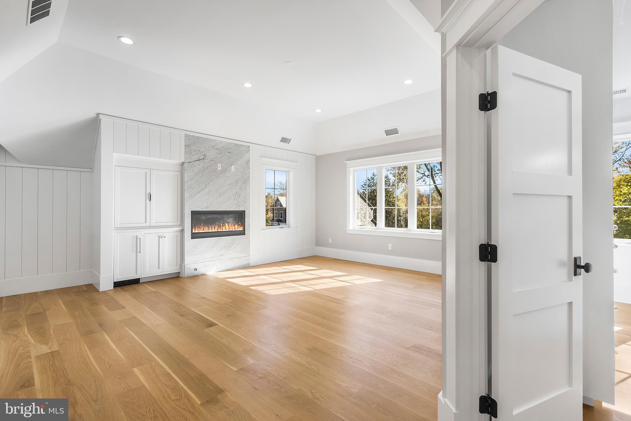 GLADWYNE - Residential