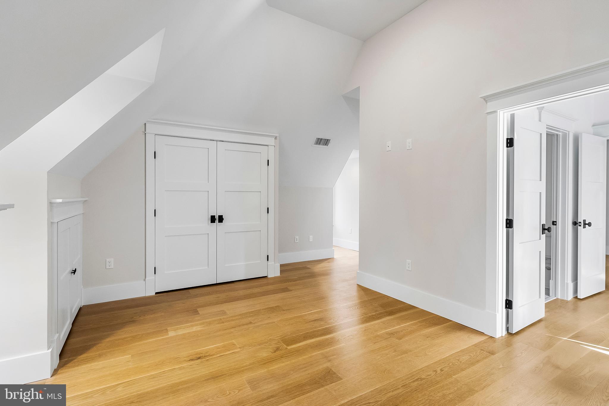 GLADWYNE - Residential