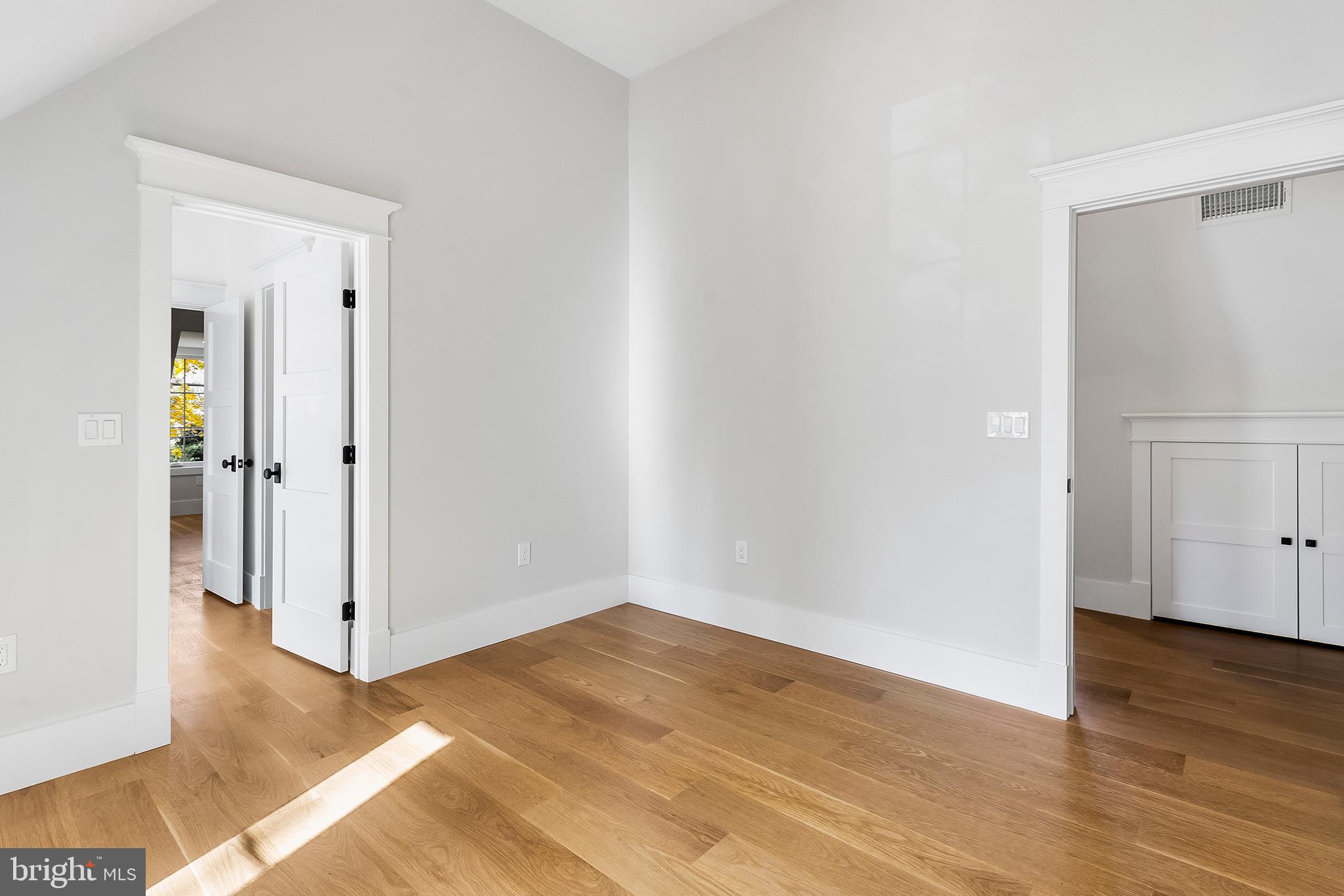 GLADWYNE - Residential