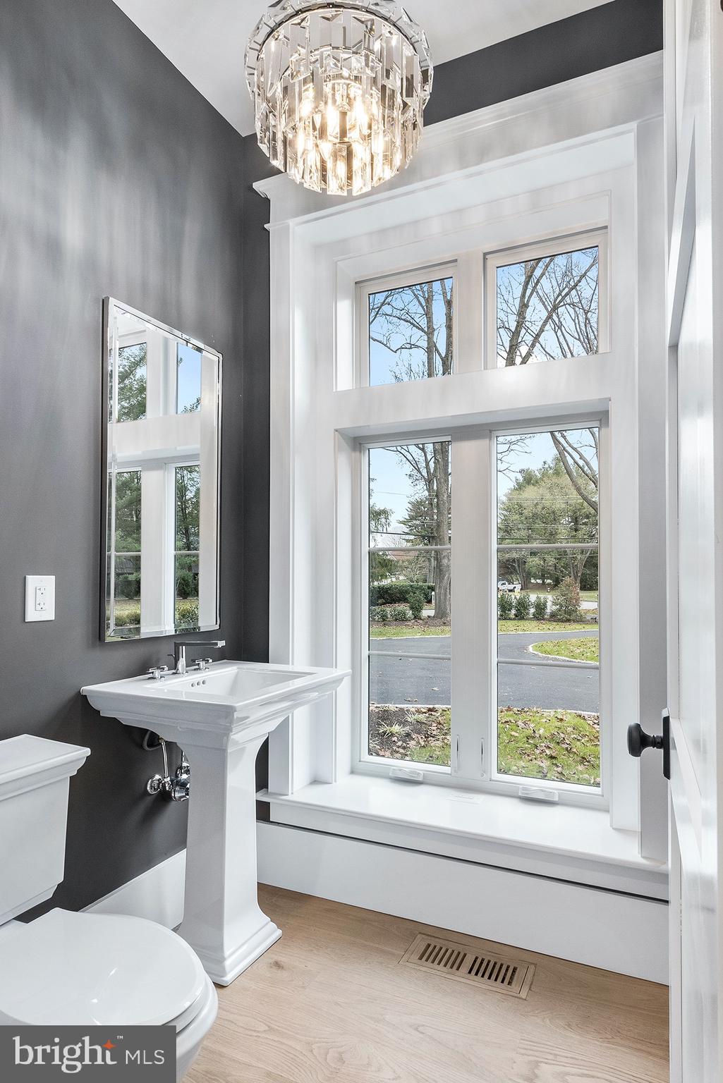 GLADWYNE - Residential