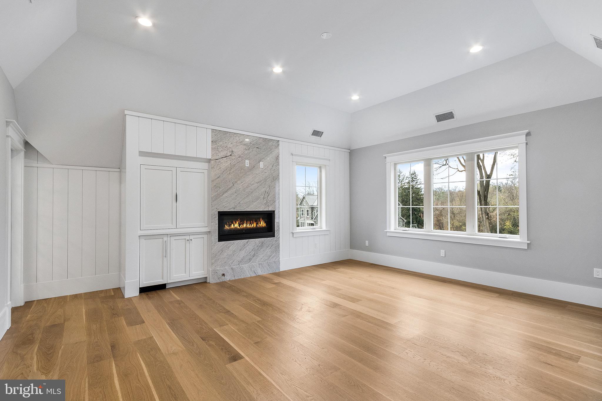 GLADWYNE - Residential