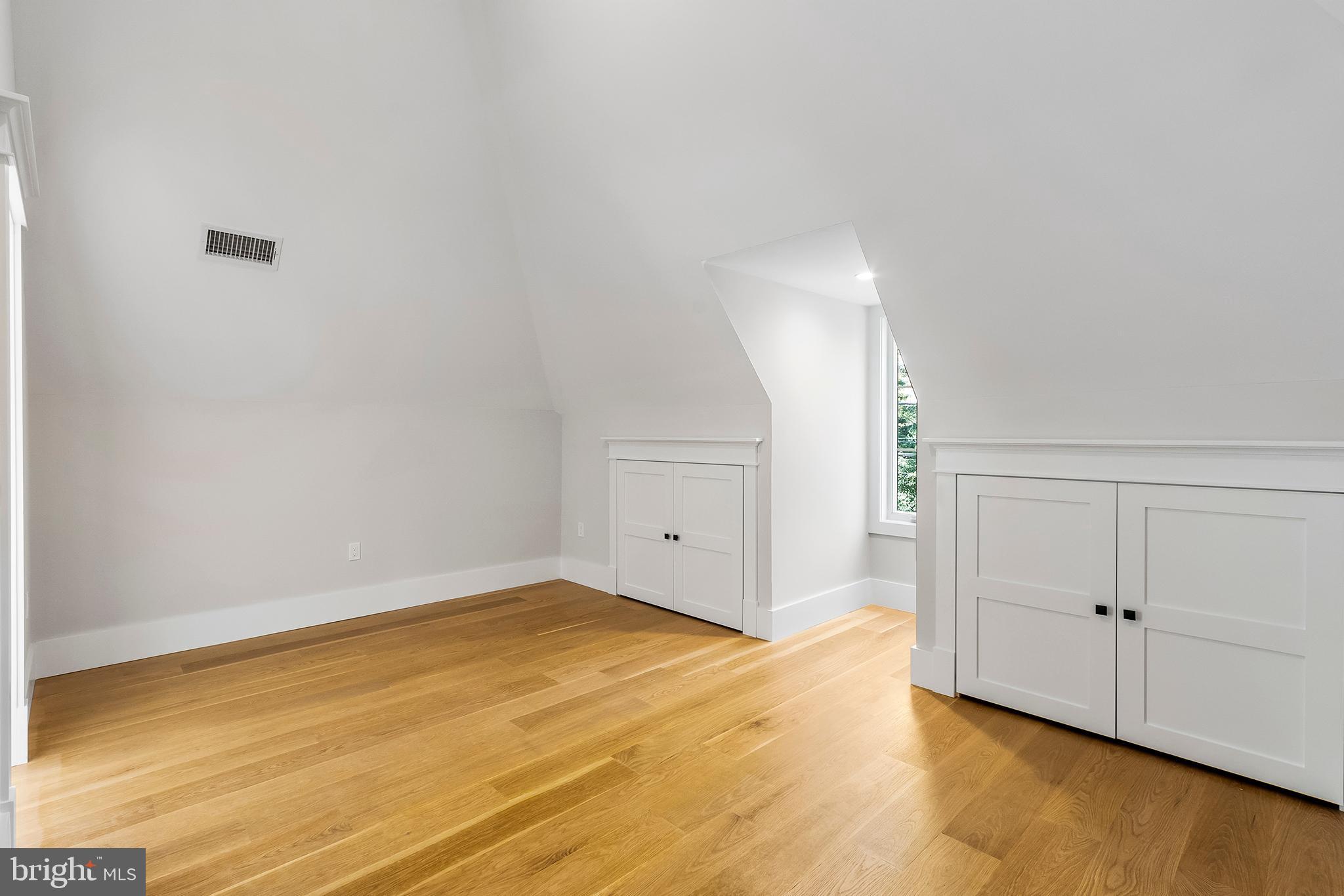 GLADWYNE - Residential