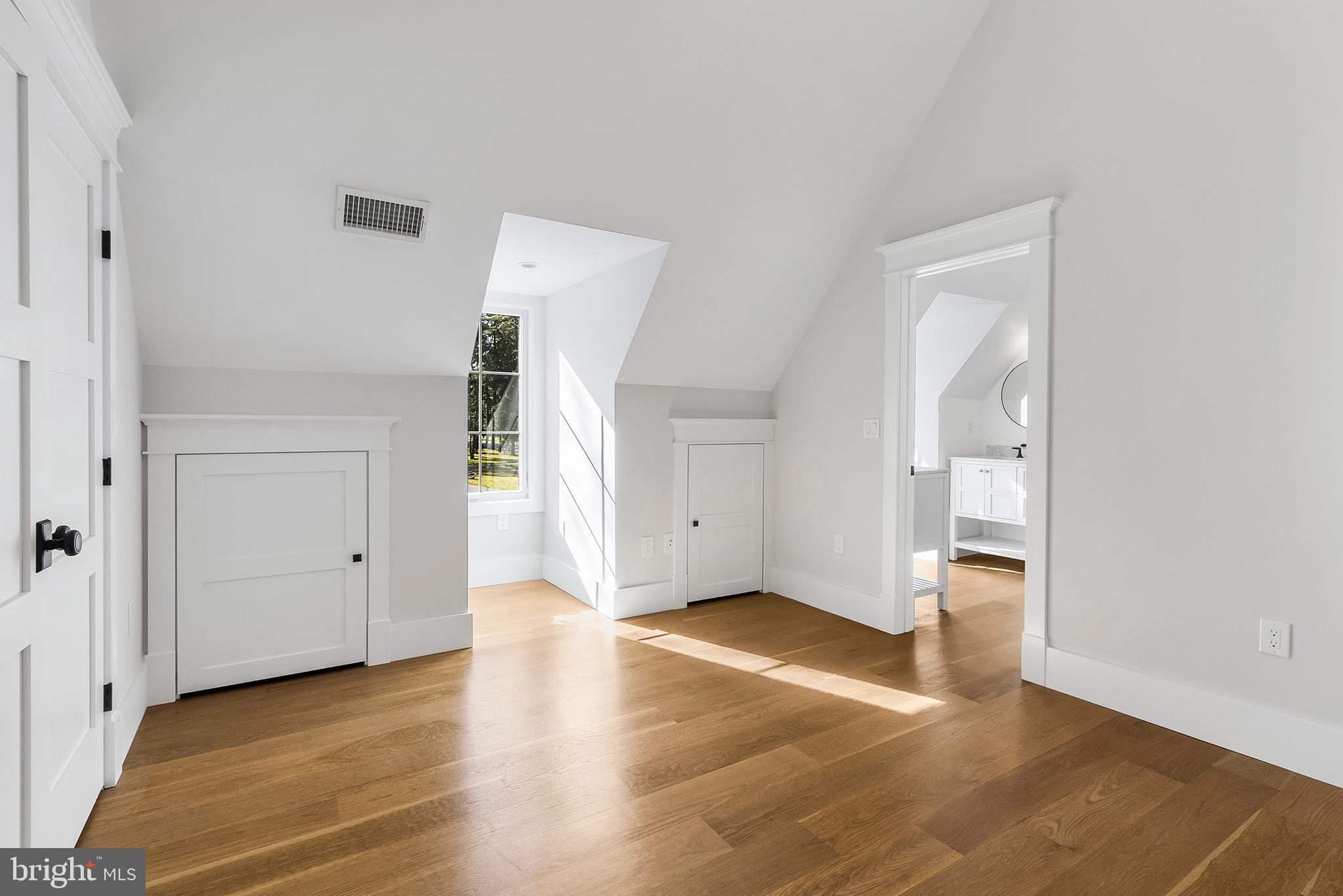 GLADWYNE - Residential