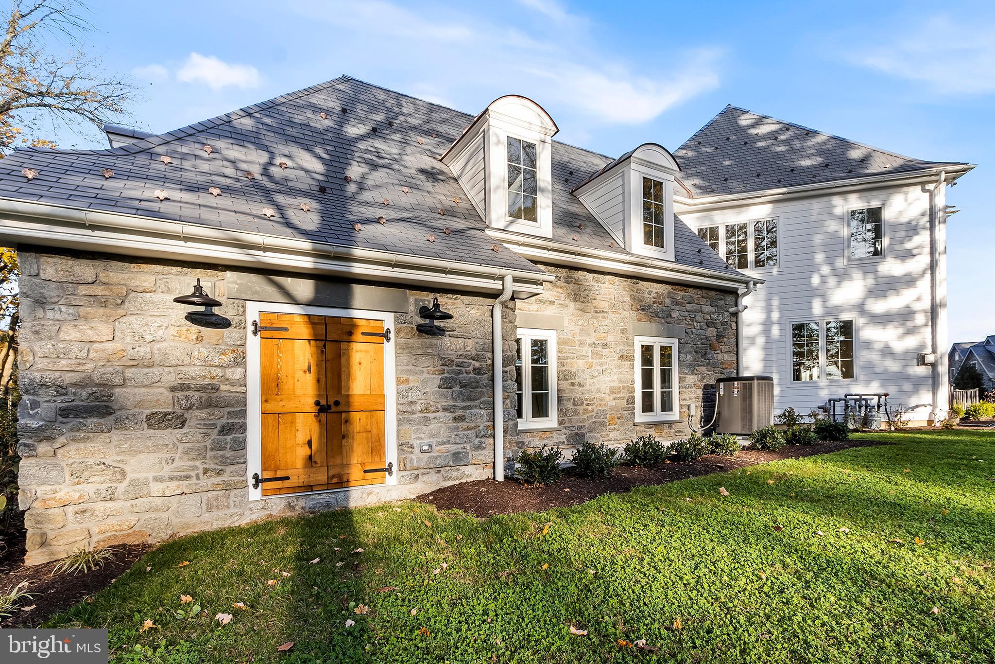 GLADWYNE - Residential