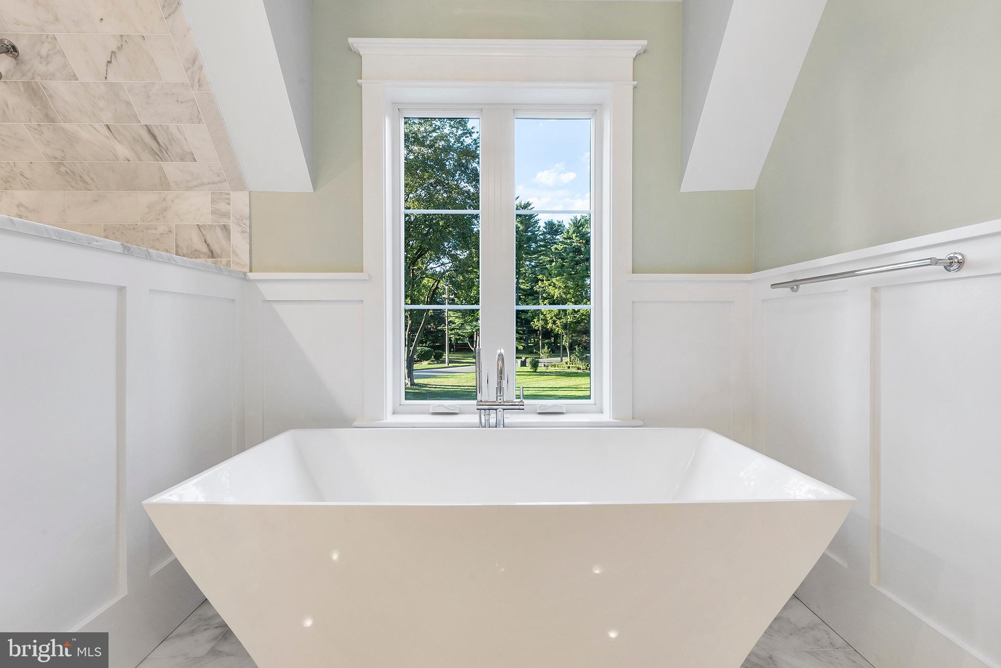 GLADWYNE - Residential