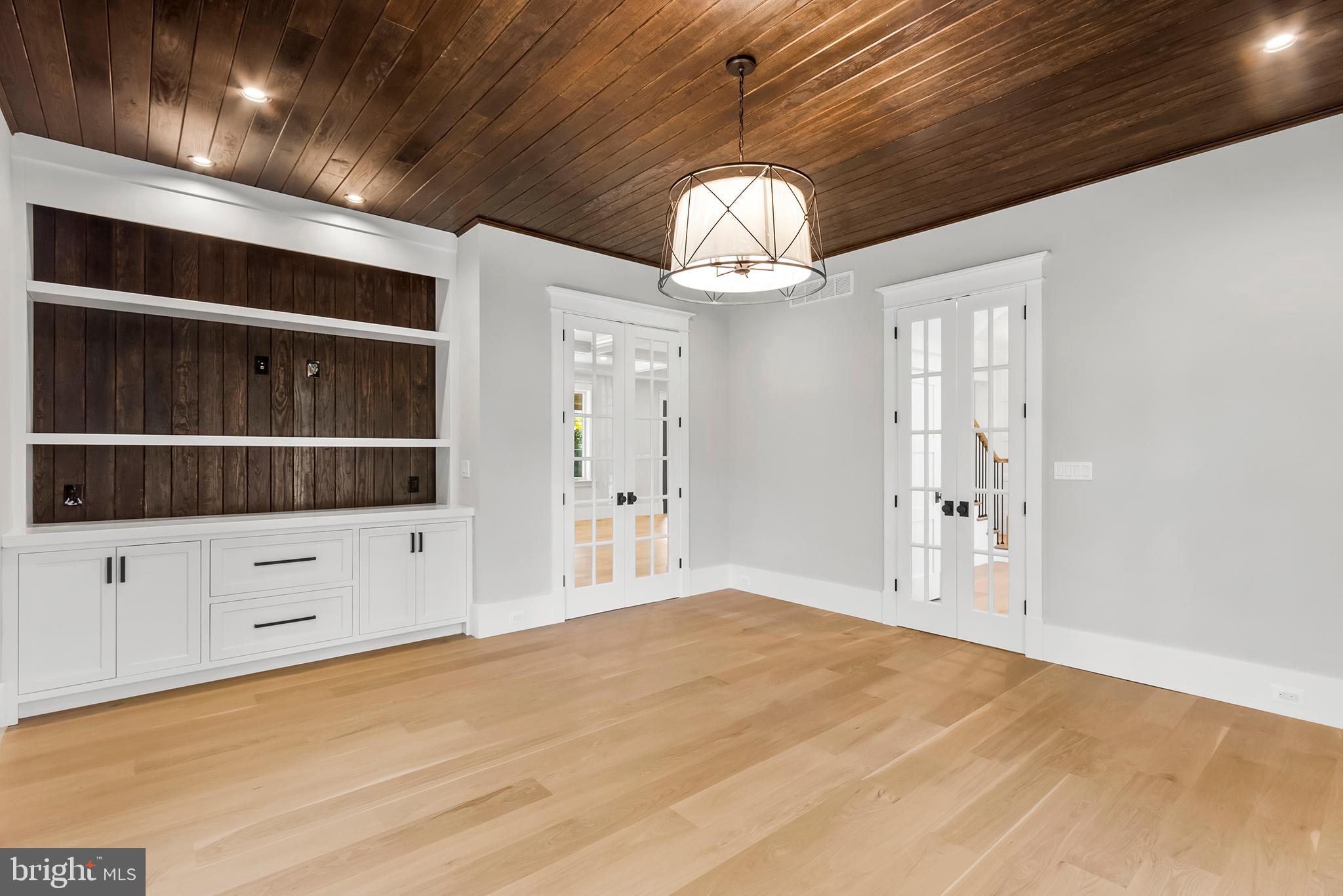 GLADWYNE - Residential