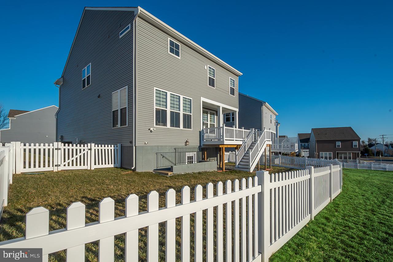 POLAND HILL - Residential