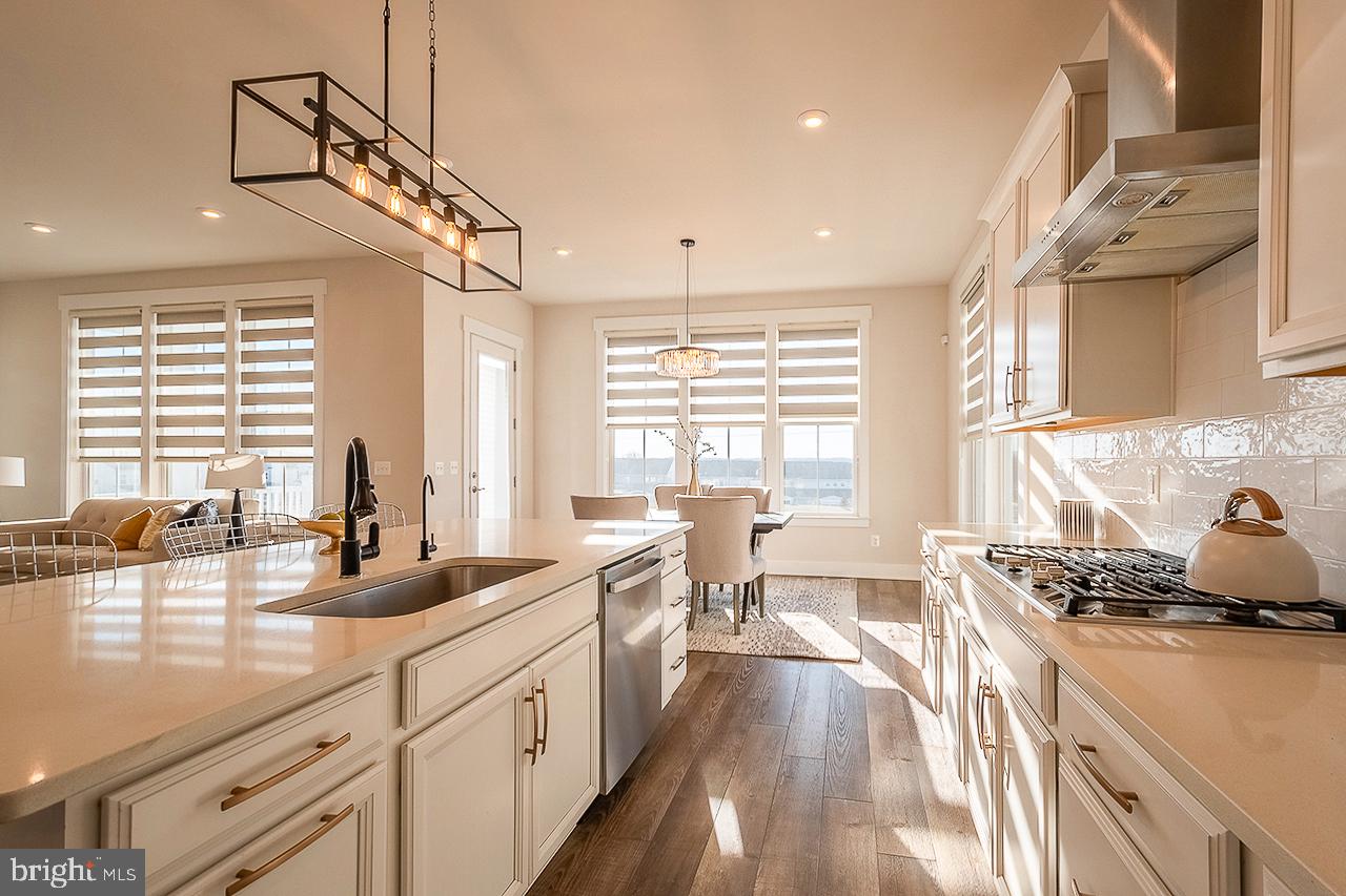 POLAND HILL - Residential