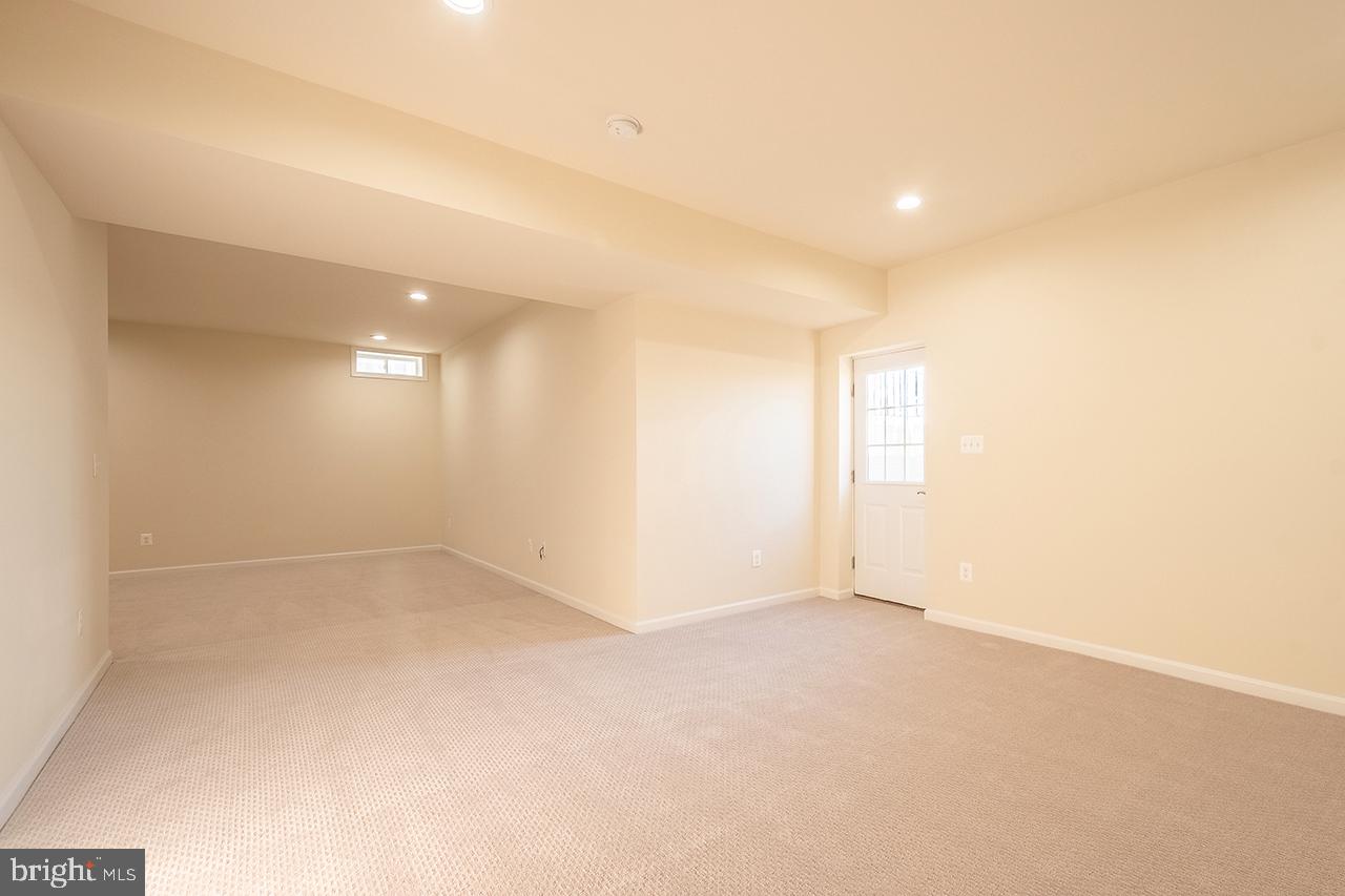 POLAND HILL - Residential