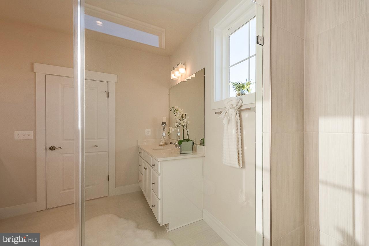 POLAND HILL - Residential