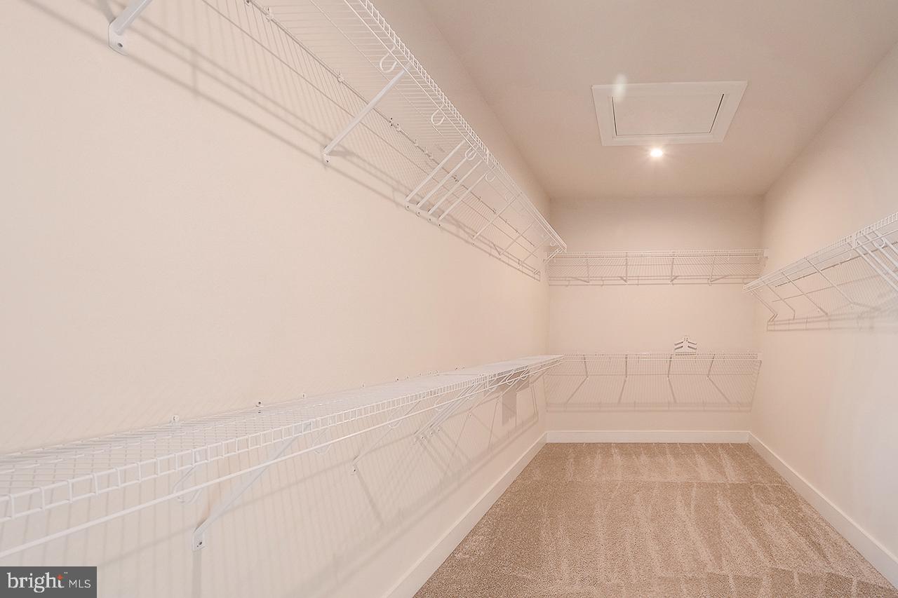 POLAND HILL - Residential