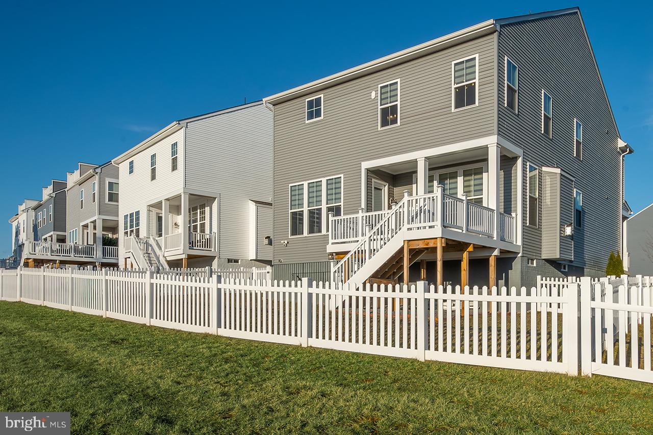 POLAND HILL - Residential