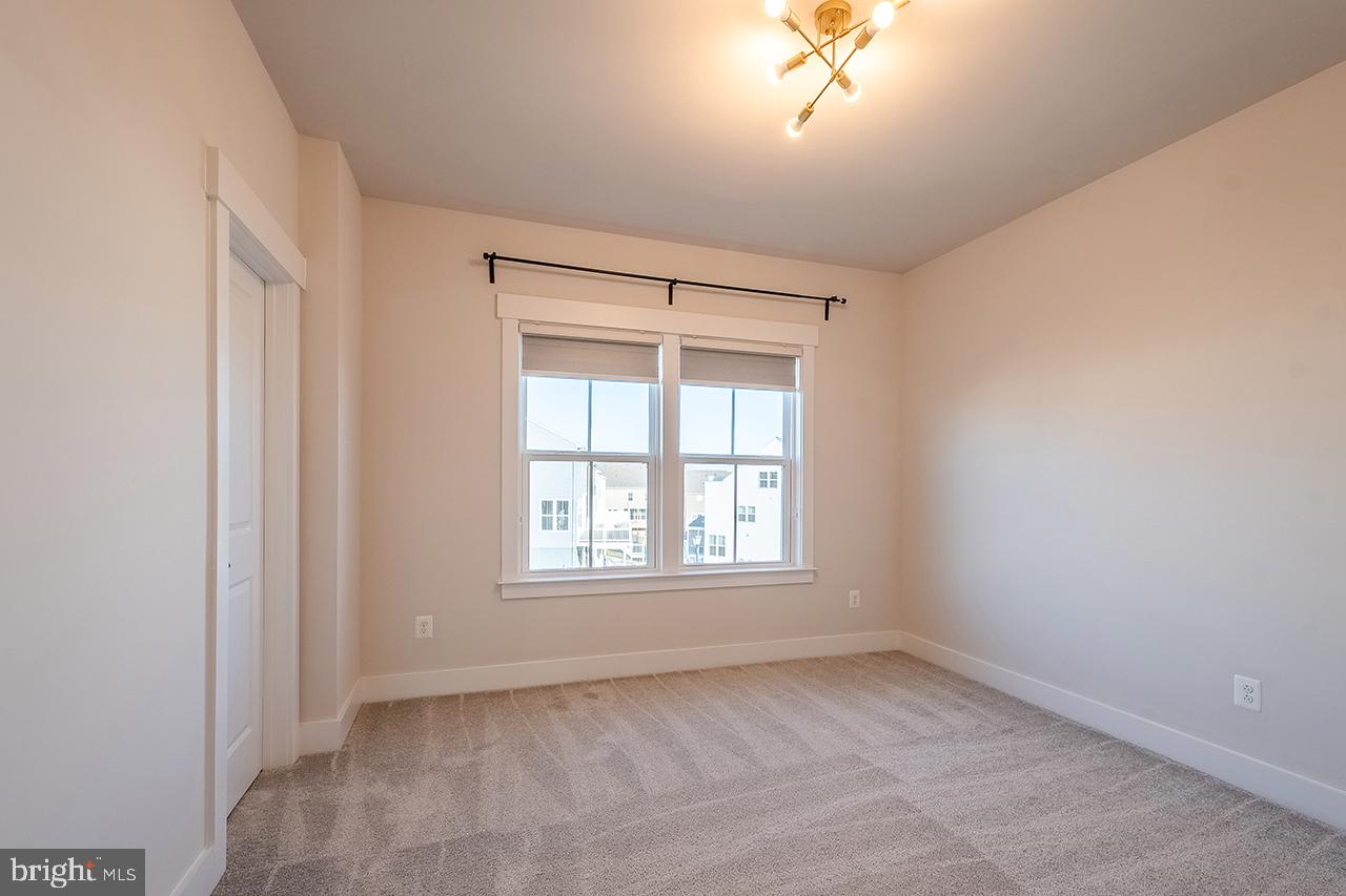 POLAND HILL - Residential