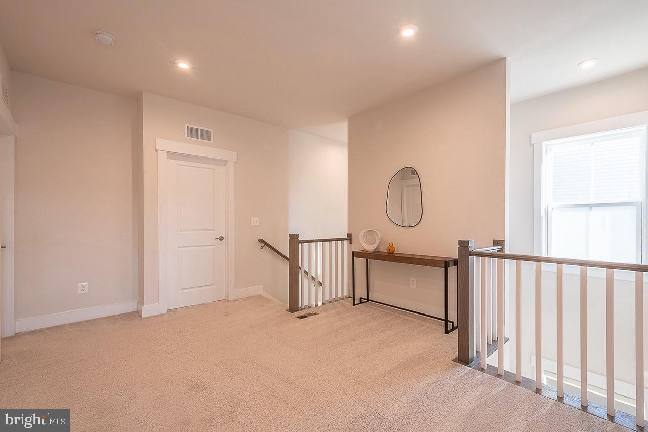 POLAND HILL - Residential