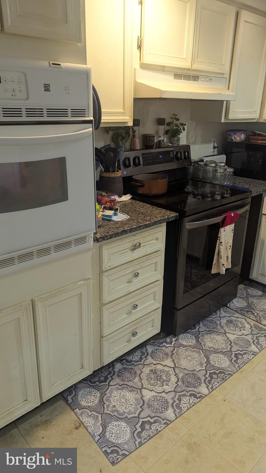 CROFTON TOWNE - Residential