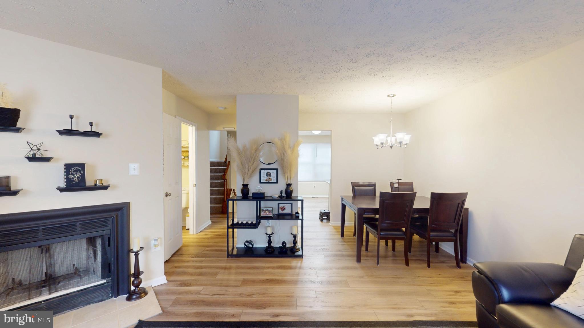 RIVERSIDE RUN - Residential