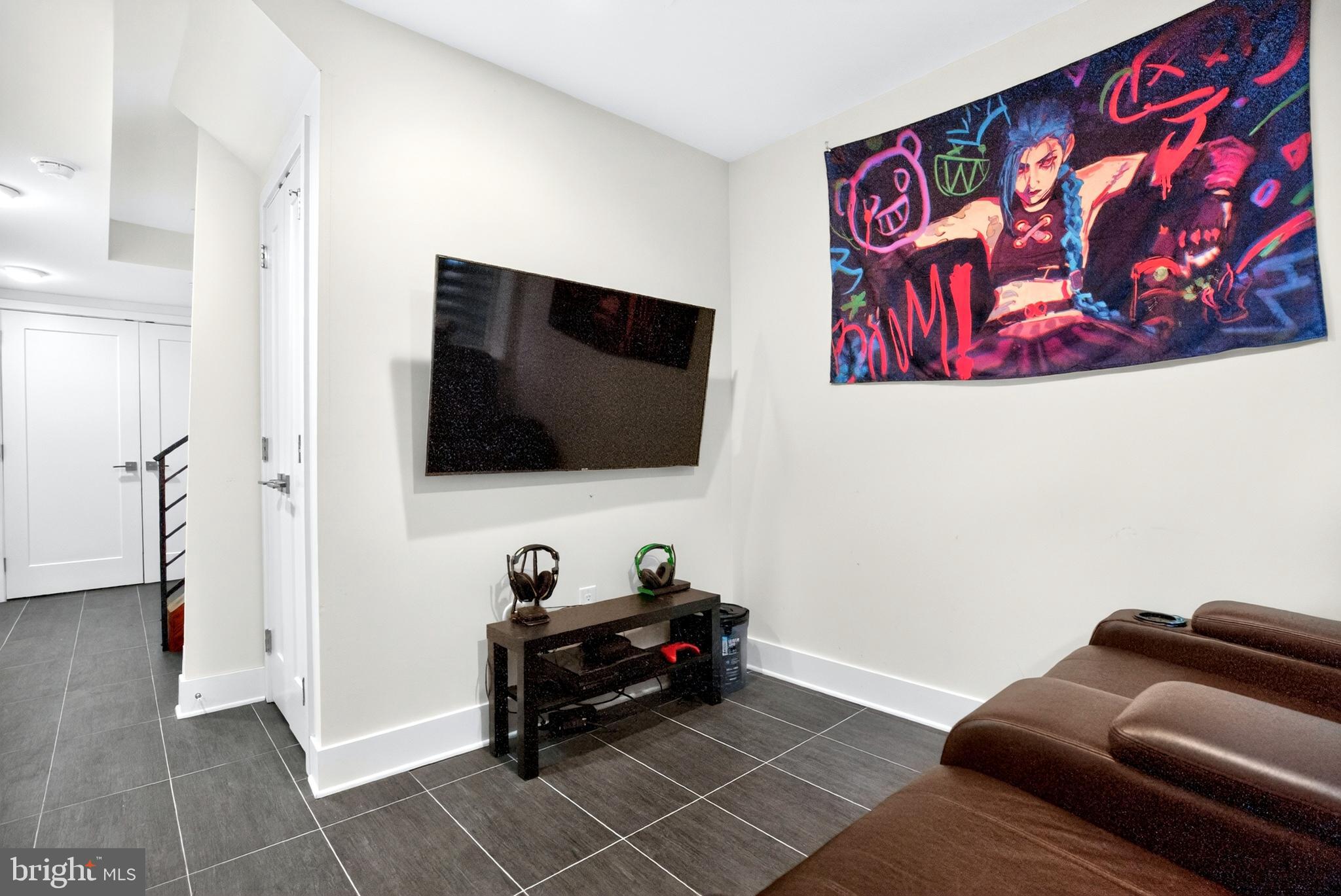 POINT BREEZE - Residential