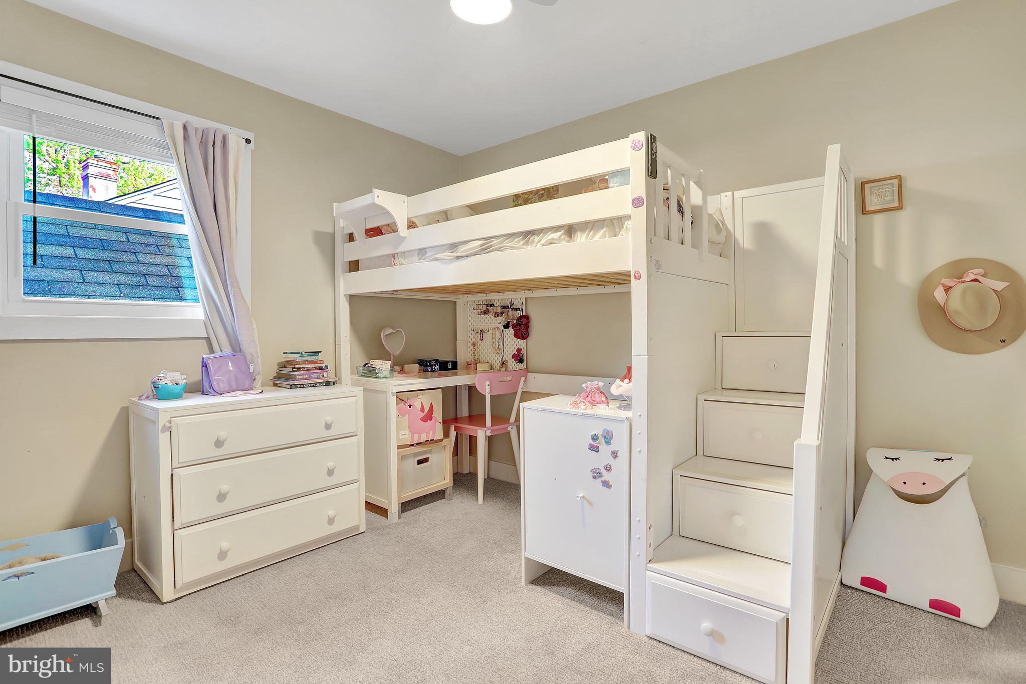 TARA - LEEWAY HEIGHTS - Residential