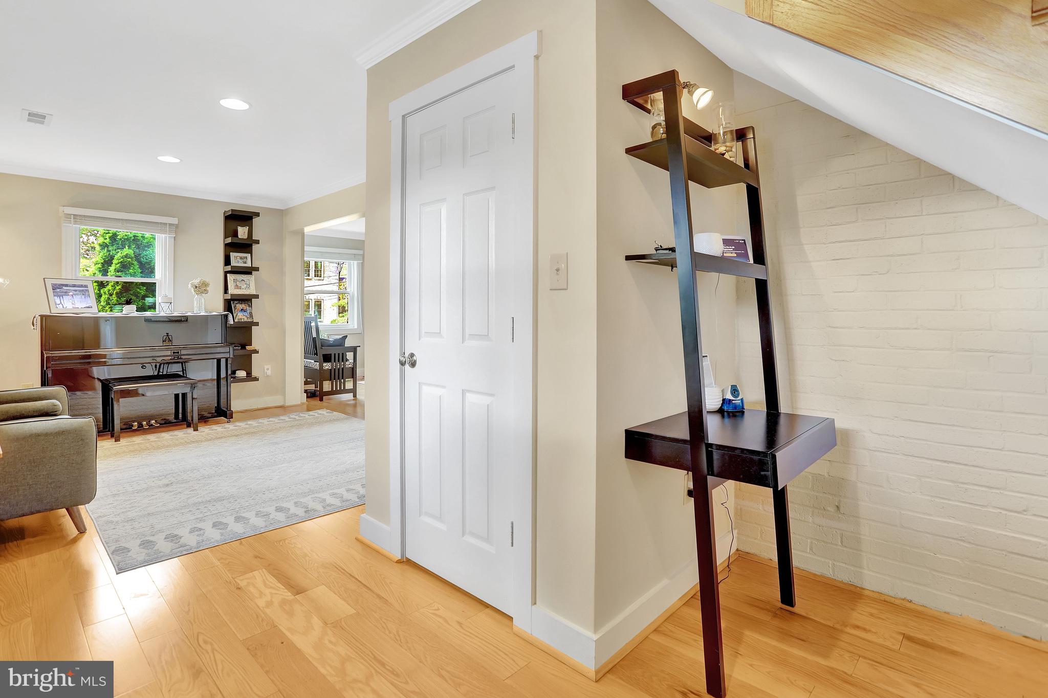 TARA - LEEWAY HEIGHTS - Residential