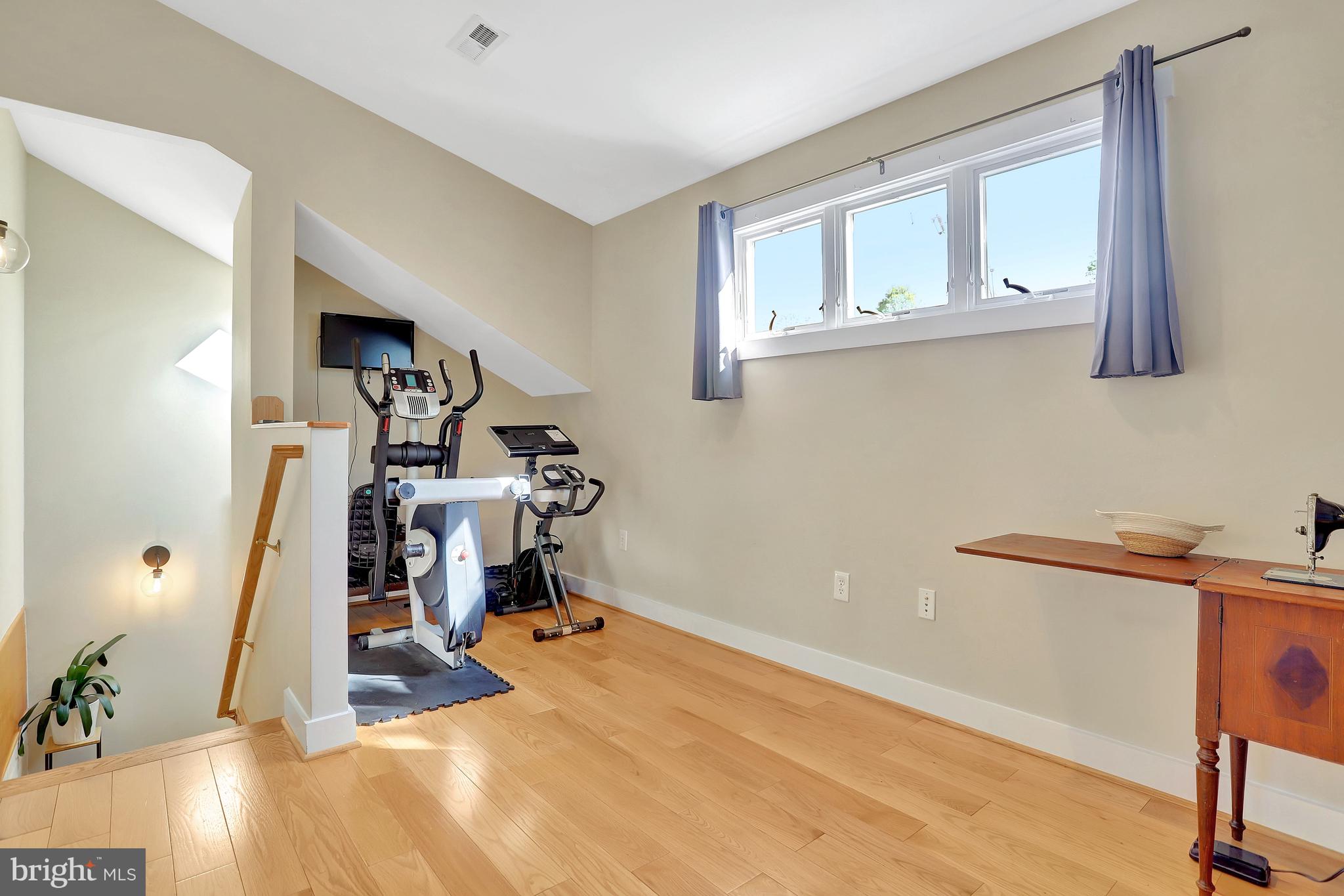 TARA - LEEWAY HEIGHTS - Residential