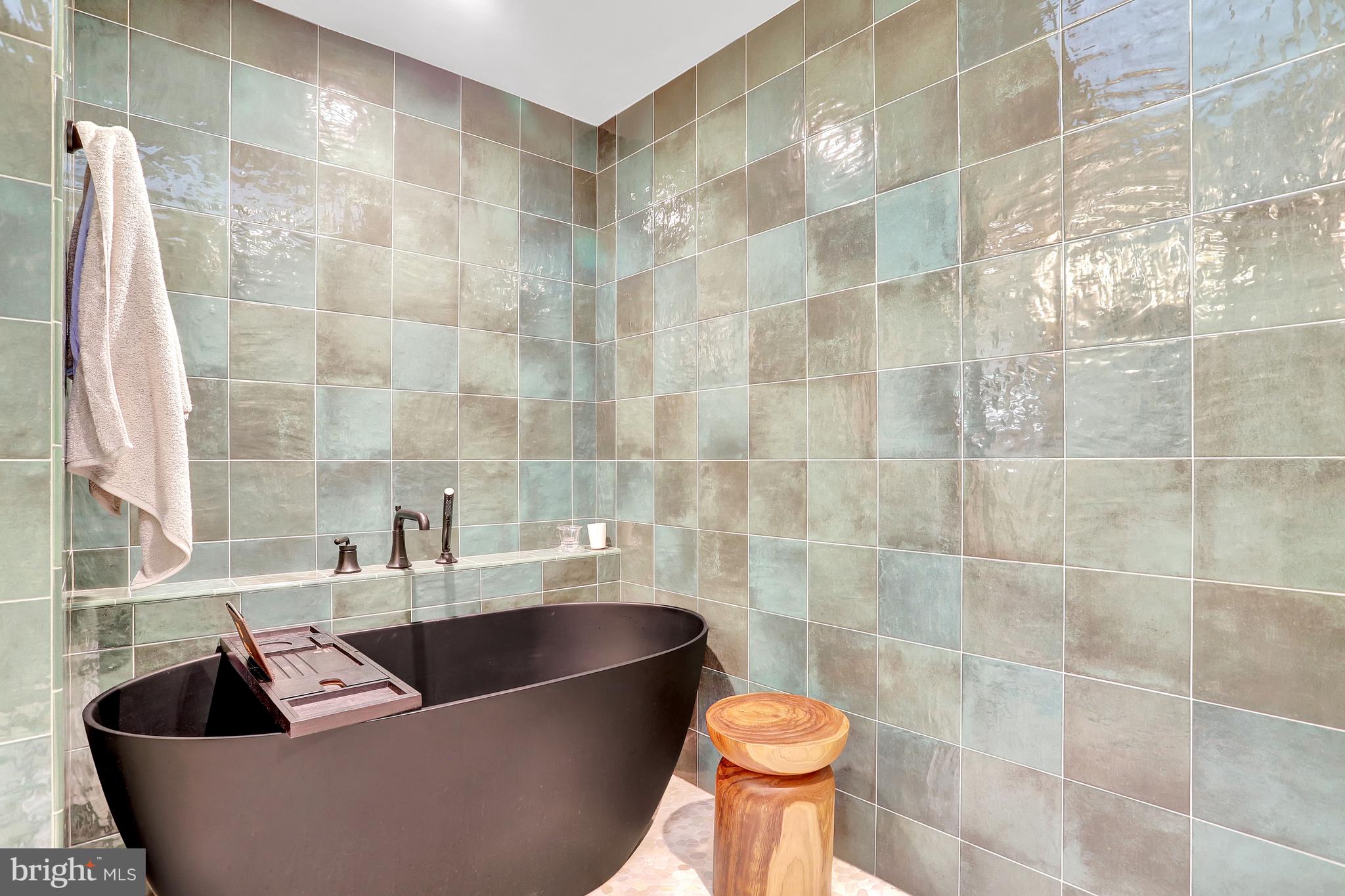 TARA - LEEWAY HEIGHTS - Residential