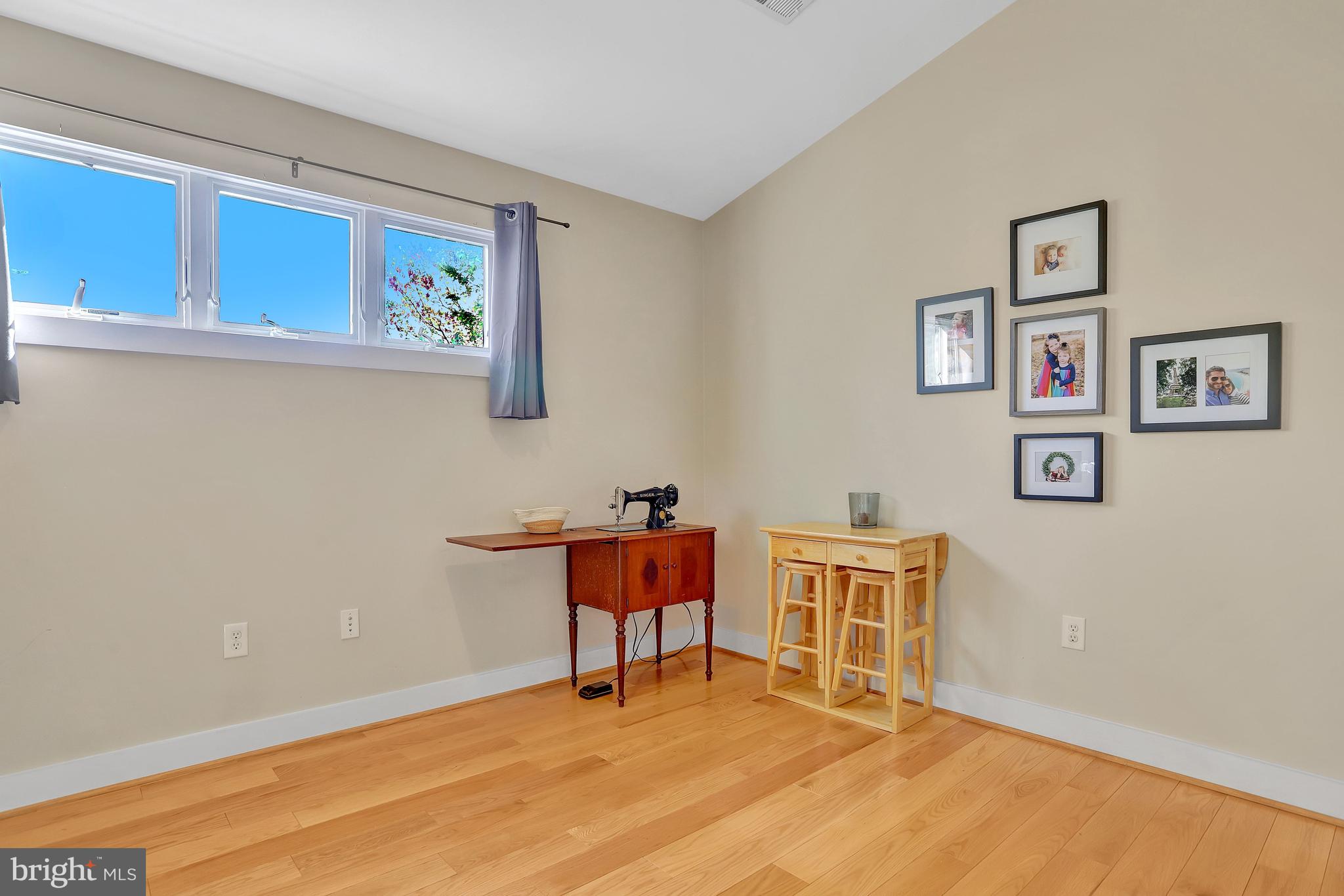 TARA - LEEWAY HEIGHTS - Residential