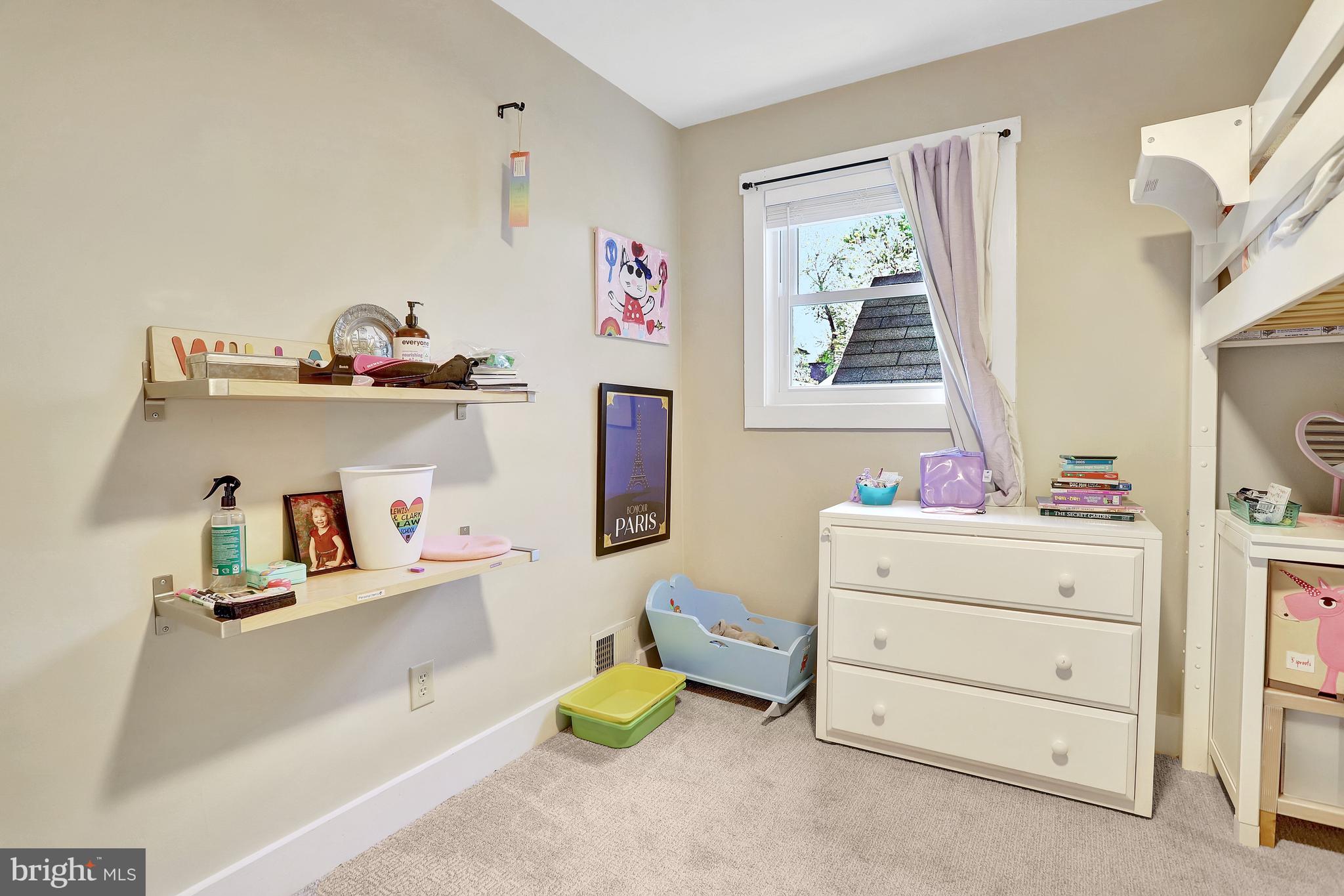 TARA - LEEWAY HEIGHTS - Residential