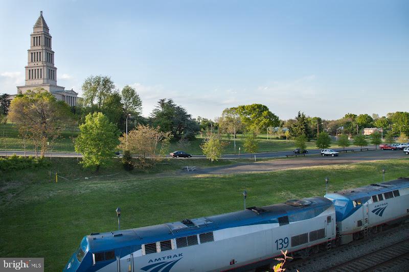 OLD TOWN VILLAGE - Residential Lease