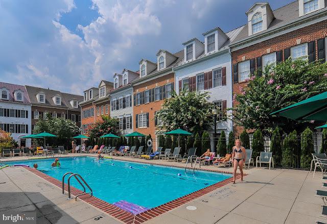 OLD TOWN VILLAGE - Residential Lease