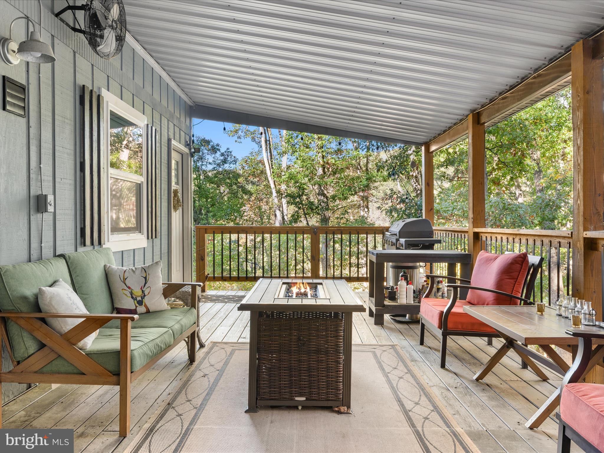 TROUT POND - Residential