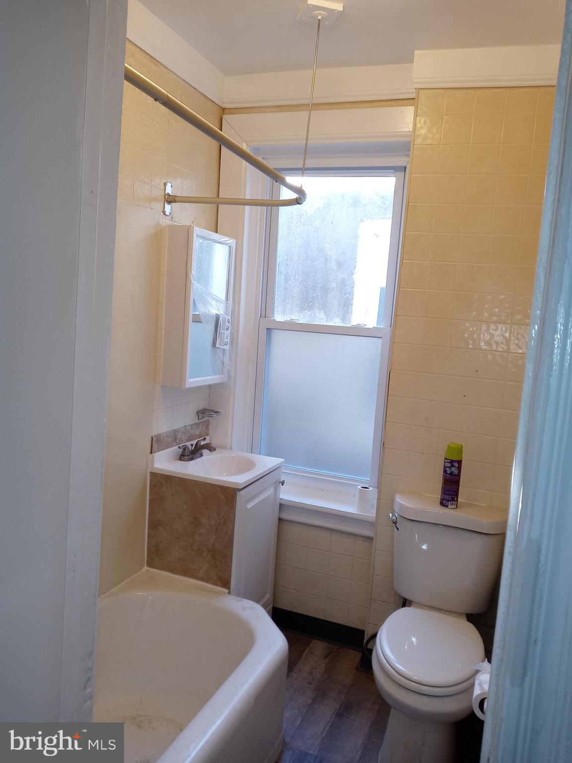 PORT RICHMOND - Residential Lease