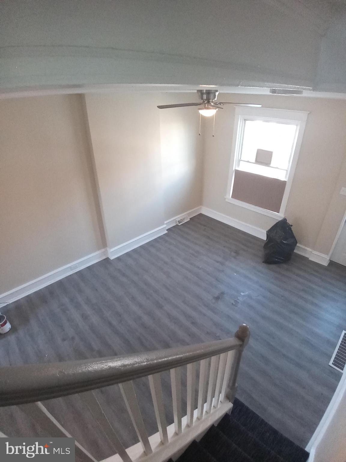 PORT RICHMOND - Residential Lease