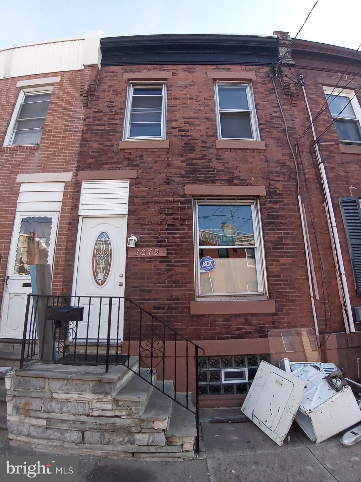 PORT RICHMOND - Residential Lease