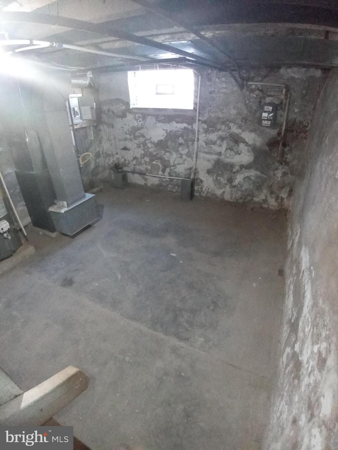 PORT RICHMOND - Residential Lease