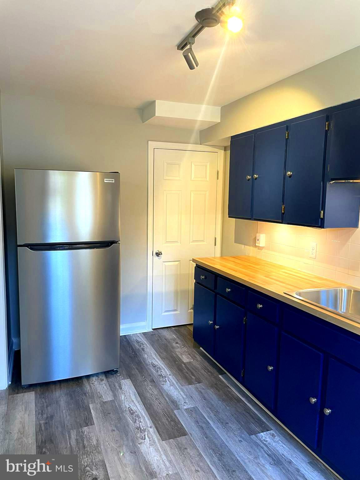 CHINQUAPIN PARK - Residential Lease