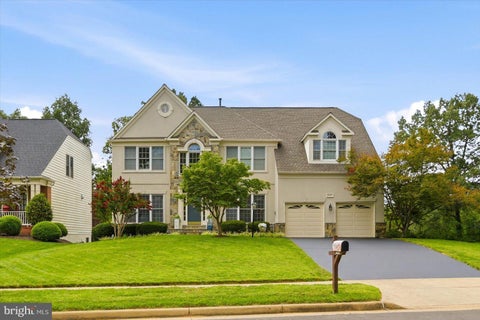 Homes For Sale - 25817 Planting Field Drive<br/> CHANTILLY, VA 20152