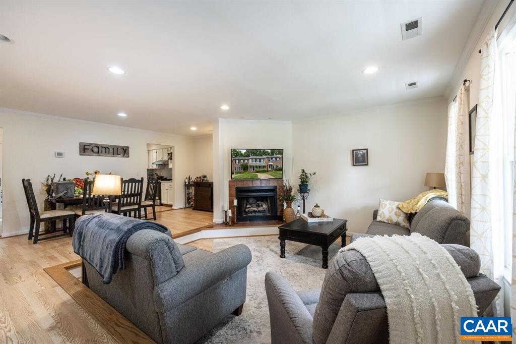 MINOR TOWNHOUSES - Residential Lease